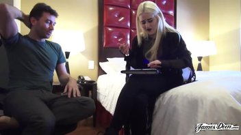 Джеймс Дин (JAMES DEAN) поимел страшненькую фанатку его члена