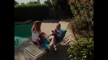 Розовое счастье двух подруг