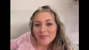 Чувак устроил сочной сучке жаркое очковое приключение