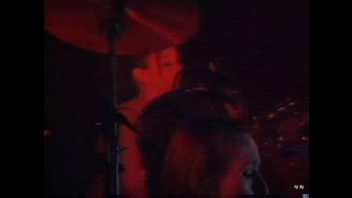 Рок-Сучки на сцене.