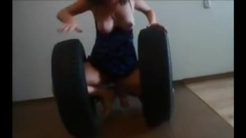 девушка. минет. покрышки