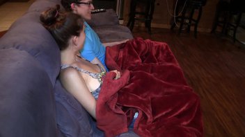 Lelu Love от скучного фильма к задорному сексу.