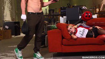 Marsha May Ощущает присутствие члена во всех отверстиях.