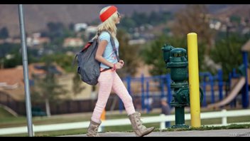 Piper Perri лишают девственности.