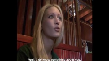 Пикап в публичном месте