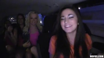 Девушки решили устроить вечер без своих парней