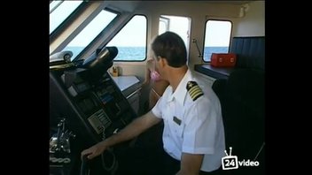 Красотку Джену трахнул Капитан