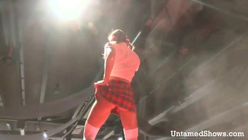 Стрип трёх подруг с игрушками.