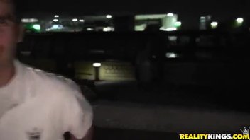 Устроили неоновый секс в клубе ВИП персон.