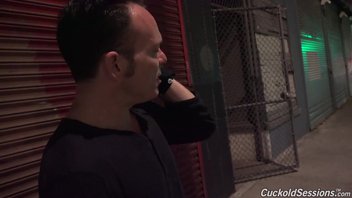 Муж смотрит как молодой черный хуй раком ебет его жену Жасмин Джей (Jasmine Jae)