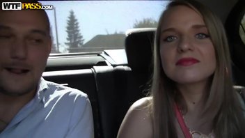 Вывезли в лес красивую русскую девушку и заплатили на оральный и анальный секс