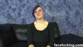 Страшная рокерша на порно кастинге