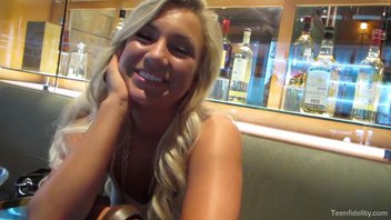 Сногсшибательный секс зрелого мужика с молодой любовицей