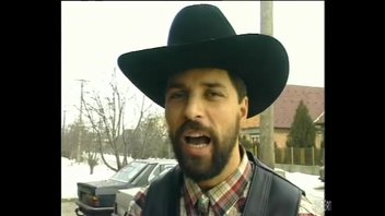 Мачо раздирает нечистое очко красотки