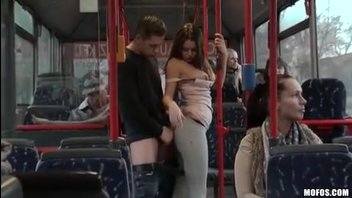 Бонни Шай трахнули в автобусе