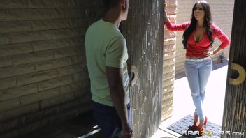 Чумовая красотка пришла к соседу потрахаться