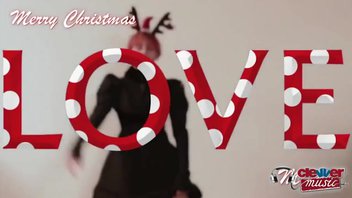 Майли Сайрус оригинальное поздравление для фанатов.