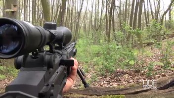 Охотник и типа Красная шапочка