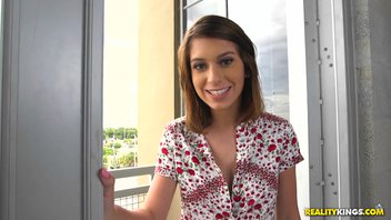 Пришла развлечься с большим членом друга Джослин Келли (Joseline Kelly).