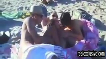 Нудистский пляж – голый разврат и красочное удовольствие