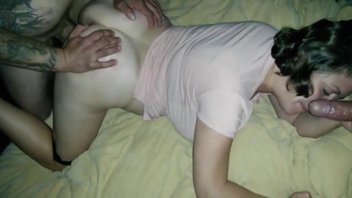 Два похотливых хуя для отверстий одной безотказной шалавы