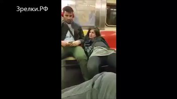 Невыносимо хочет трахаться