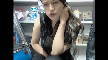 Перед веб камерой за мастурбацией время провела