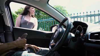 Дрочу в Машине на Тёлку.