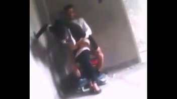 Поскакала на хуе, отлично блудница каталась на пистолете любовника