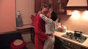 Трах на кухне