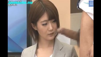 Член перед лицом прелестницы