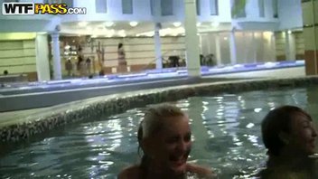 Пикапперы умудрились развести после бассейна Кристину Фёрст и Адженду