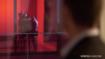 БДСМ порно с элитной французской проституткой в сексуальном нижнем белье Anna Polina