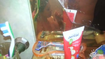 Девушка сосет член в ванной