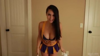 Сиськастая сосулька исполнила длительный минет, отлично был порадован пистолет