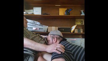 Чувак Отсосал.