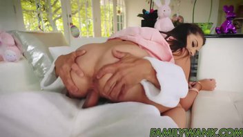 Распутный зайчик, самец в костюме отлично натягивал красавицу