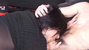 Зрелая ненасытная женщина, которая любит упругие концы