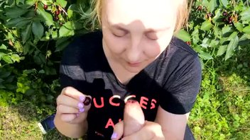 минет на полянке и вишенка на десерт