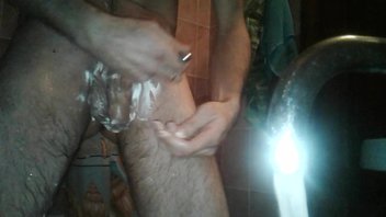 Люблю брить член наголо