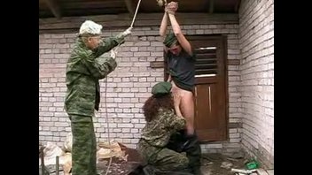 Жесткий БДСМ секс на природе  жмж