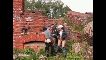 Русское БДСМ порно на пустыре жмж