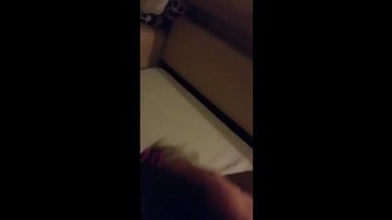 Давай, хочу посмотреть как ты мастурбируешь