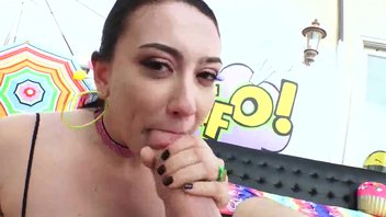 Анальная ротовая брюнетка шалава Менди Мьюз (Mandy Muse) великолепно подставляется под массивную базуку хардкорщика