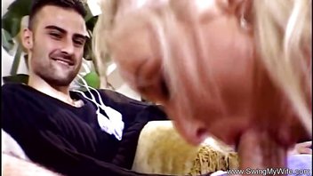 Самец блондинку хорошенько ебет – порнуха с сучкой давалкой