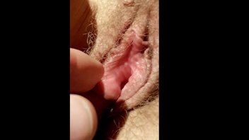 Волосатая передняя дыра в домашнем порно