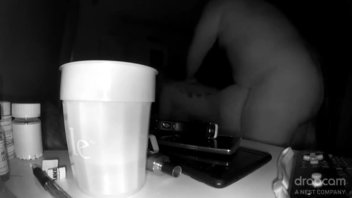 Толстый боров опускает свою доступную сучку