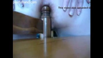 Старуха села верхом на быльцу кровати