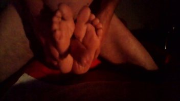 Игра с великолепными ножками