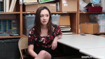 Секс на складе с Лили Джордан